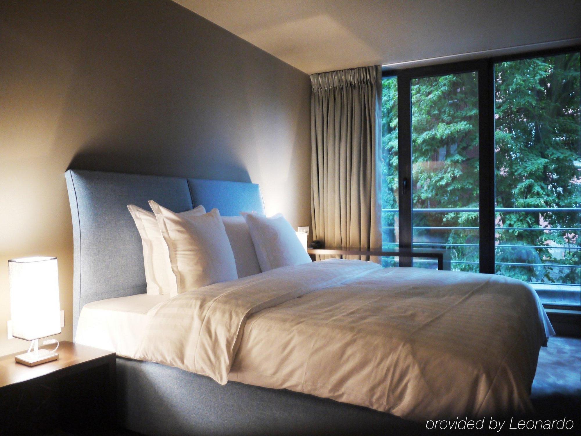 Hotel The Neufchatel Saint-Gilles Room photo