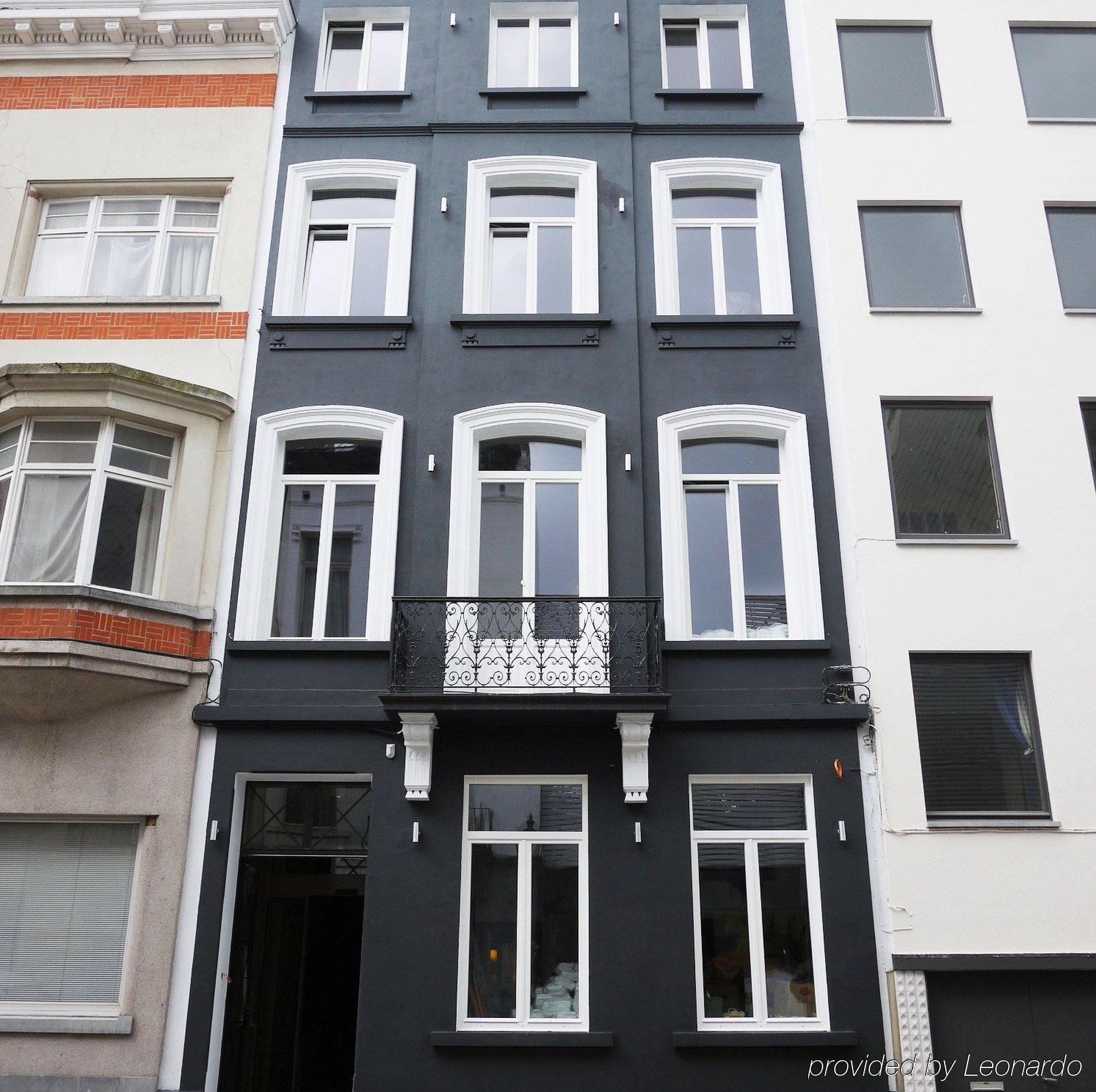 Hotel The Neufchatel Saint-Gilles Exterior photo